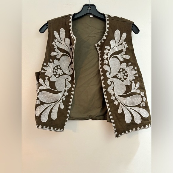New Embroidered Vest Boho Open Front cropped Vest top Sleeveless Floral Cardigan - Picture 8 of 10